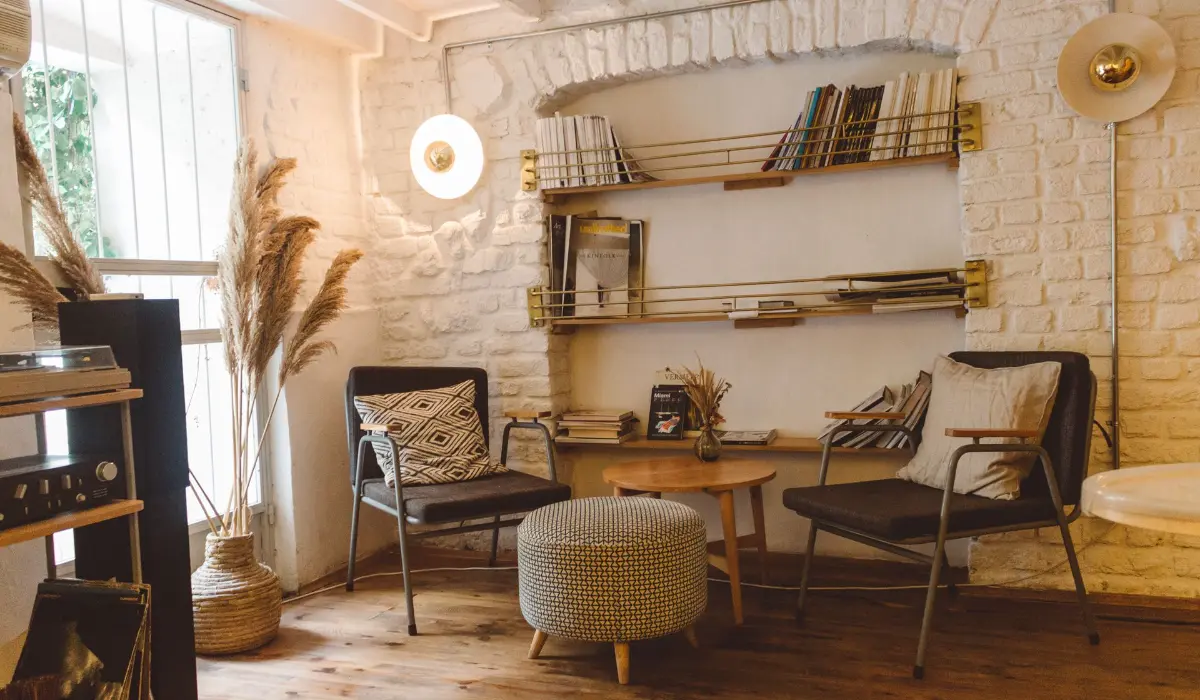 10 Stylish Ways to Use an Ottoman